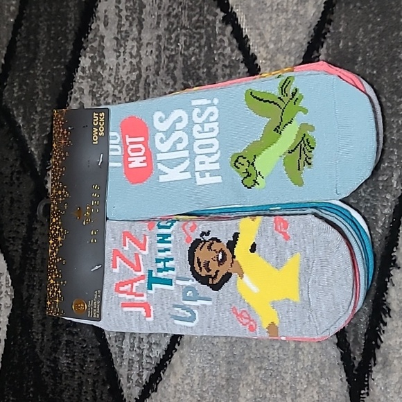 DISNEY PRINCESS ULTIMATE COLLECTION LOW-CUT LICENSED SOCKS - Picture 1 of 10